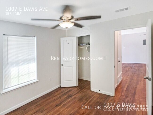 Building Photo - 1007 E Davis  Fort Worth, TX 76104