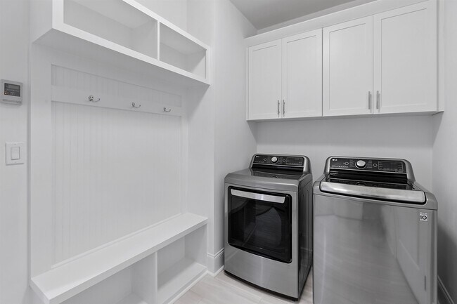 Building Photo - 2505 Mount Vernon Ln
