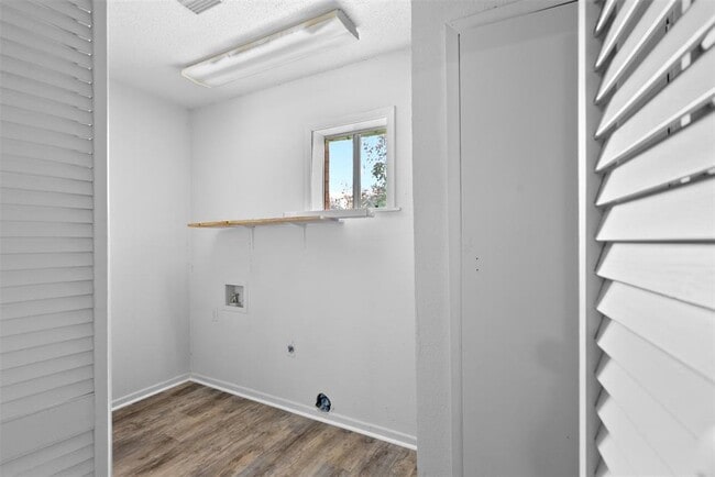 Building Photo - 815 Rugeley St