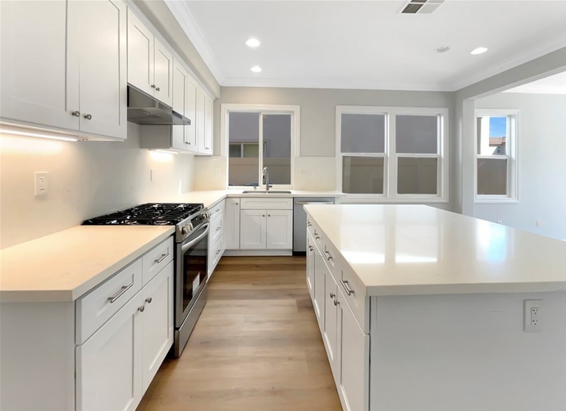 Building Photo - 37326 La Lune Ave