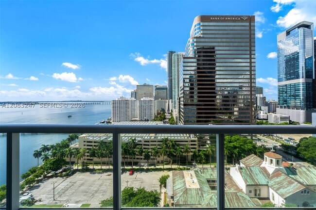 Building Photo - 495 Brickell Ave
