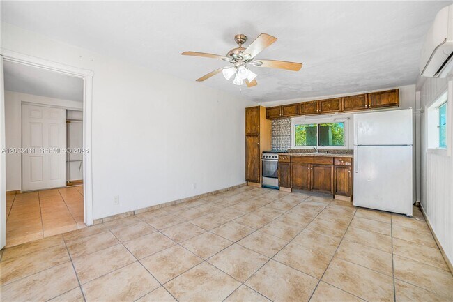 Building Photo - 26500 SW 167th Ave