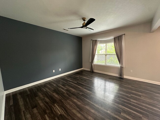 Building Photo - New Albany Townhome - 3BR/2.5BA w/Garage f...