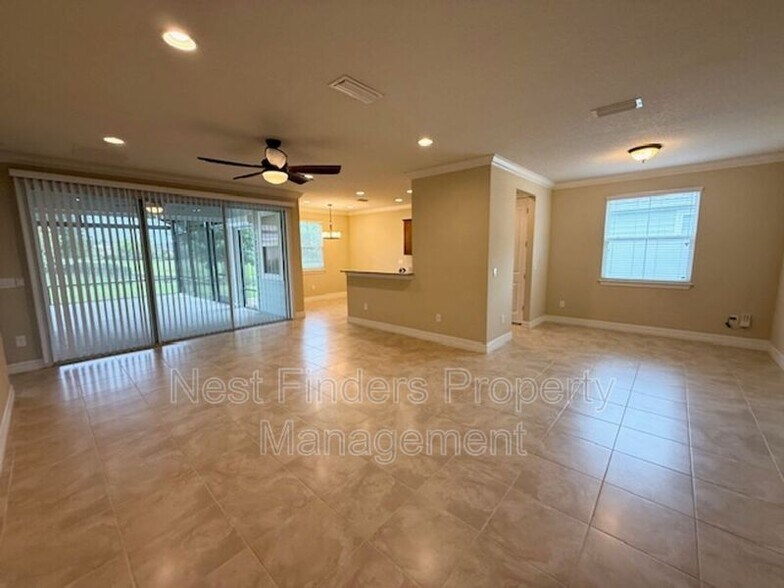 Building Photo - 29 Lakefront Ln