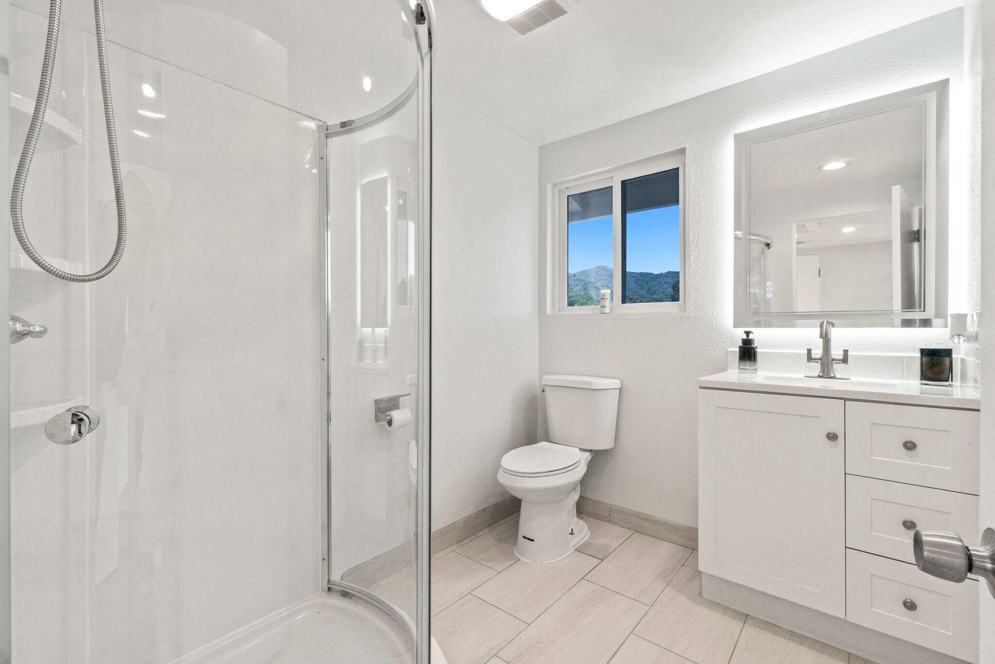 Building Photo - 1060 Palisair Pl