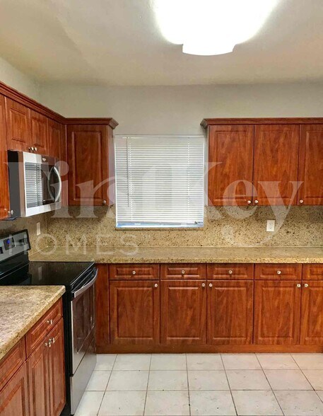 Building Photo - 5850 NW 118th St