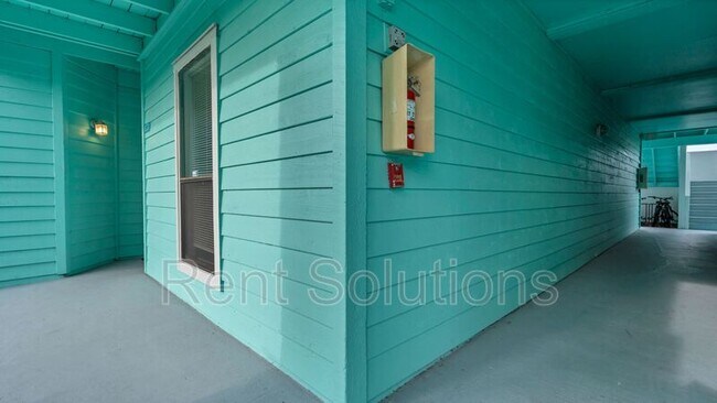 Building Photo - 455 Alt 19