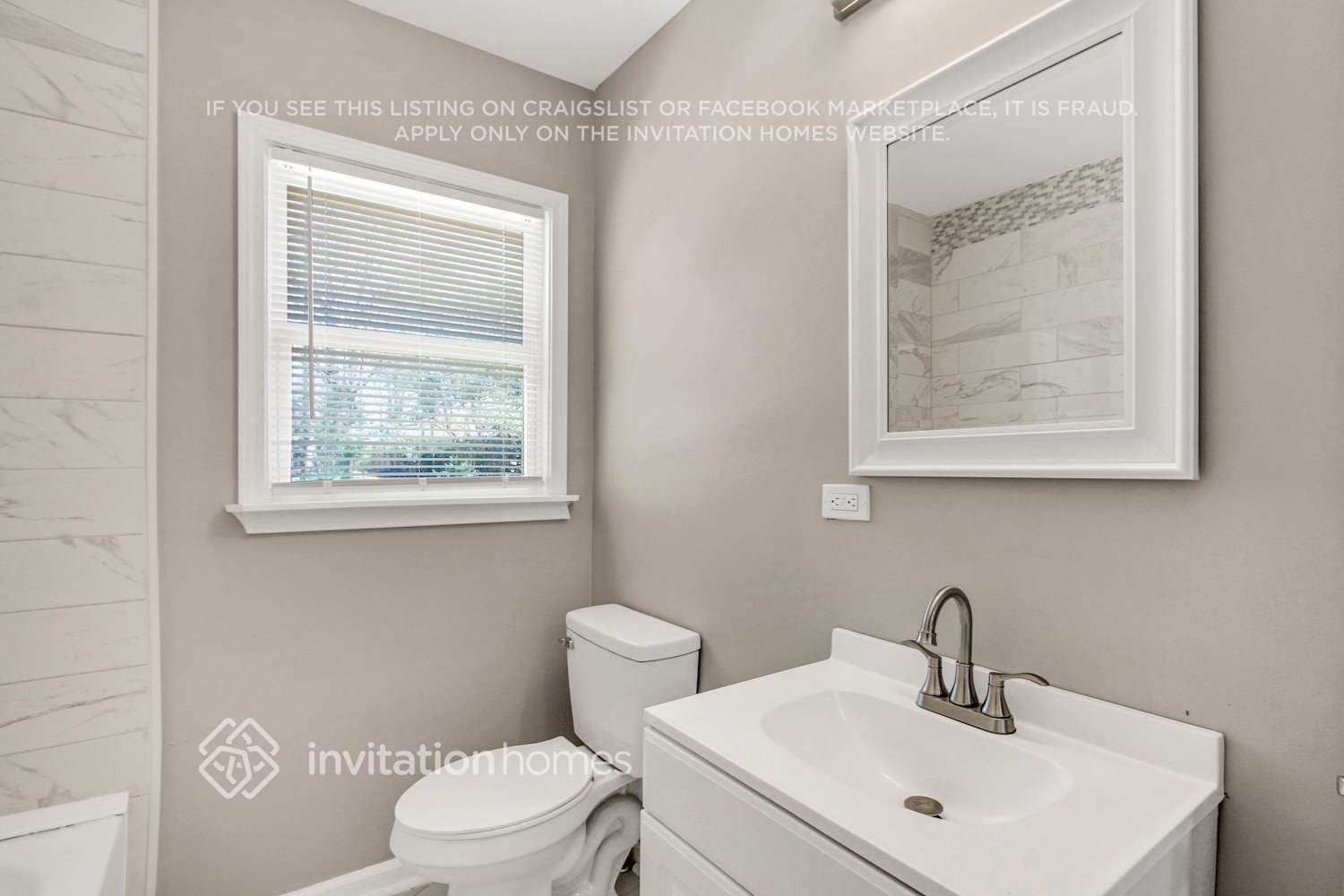 Building Photo - 2122 Holly Hill Dr