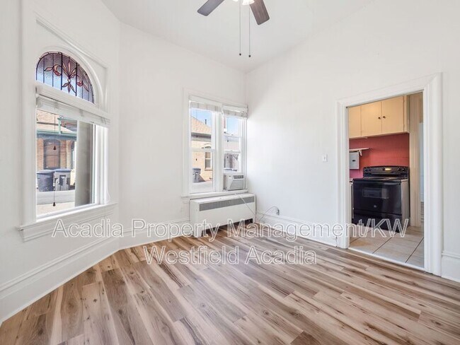Building Photo - 256 N 500 W