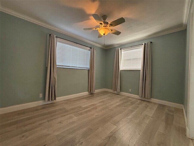 Building Photo - 3811 NE 18th Ave