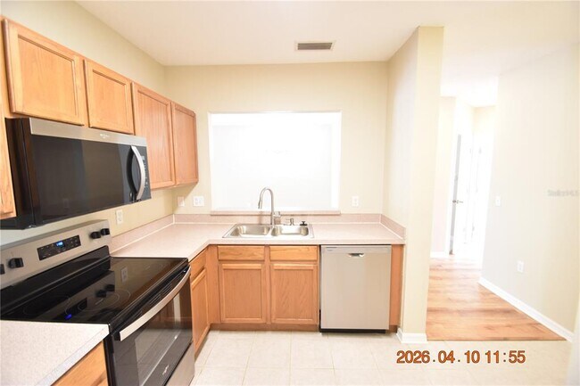 Building Photo - 6007 Skydale Way