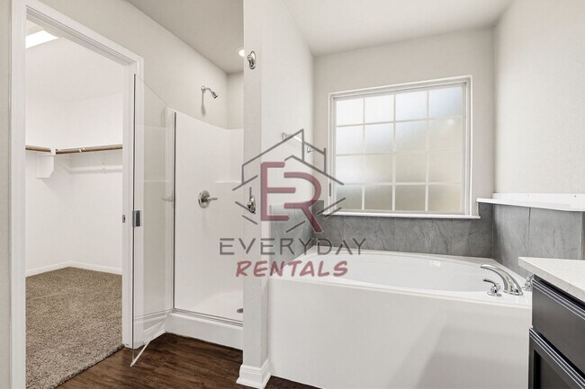 Building Photo - 3 bedroom 2 Bath home in Yowell Ranch