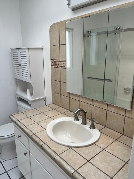 Building Photo - 8056 Redlands St