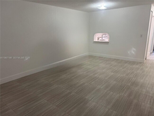 Building Photo - 17255 SW 95th Ave