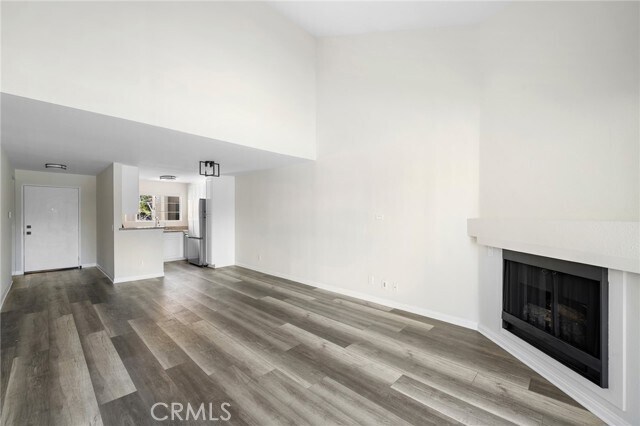 Building Photo - 5565 Canoga Ave