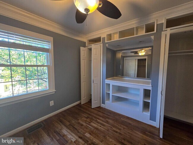 Building Photo - 8363 Dunham Ct