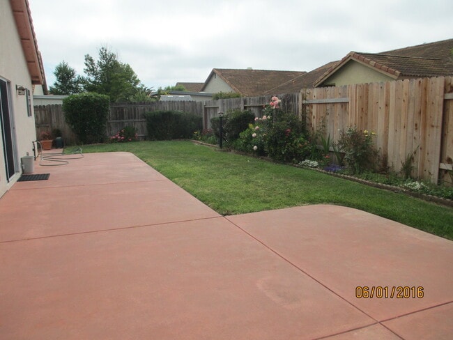 Building Photo - Single Story Rio Vista Home