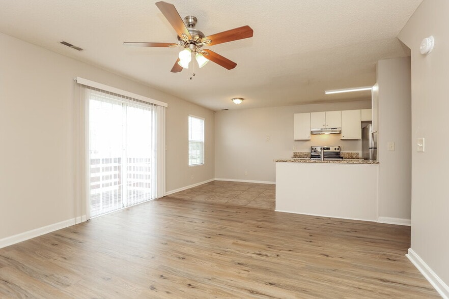 Building Photo - 1936 Turnberry Ct