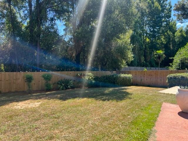 Building Photo - 1401 Regency Oaks Dr