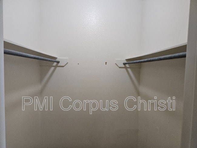 Building Photo - 5107 High Bank Dr