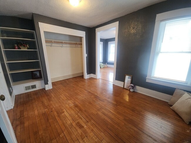 Building Photo - 1204 S Jefferson St