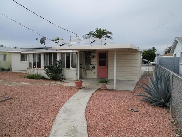 Building Photo - 2 Bedroom, 1.5 Bath Home Available Now! SECTION 8 ACCEPTED!