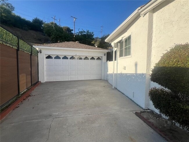 Building Photo - 2058 Wheeler Dr