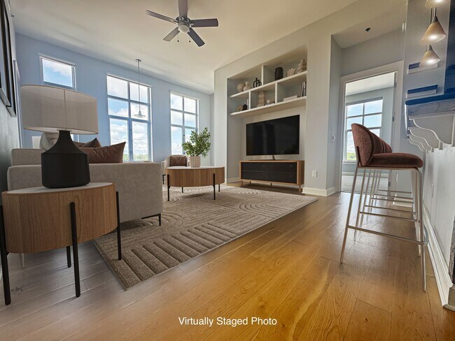 Building Photo - Your dream condo in the heart of Raleigh!