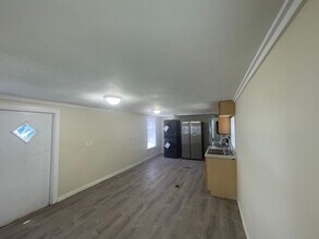Building Photo - PET FRIENDLY - DOGS AND CATS OK.