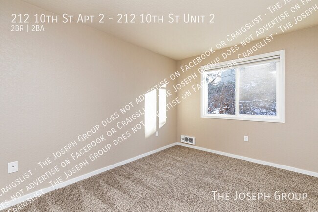 Building Photo - 212 10th St