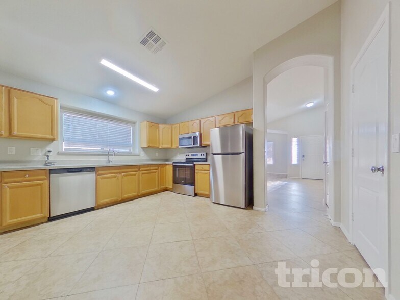 Building Photo - 2116 S 160th Ln