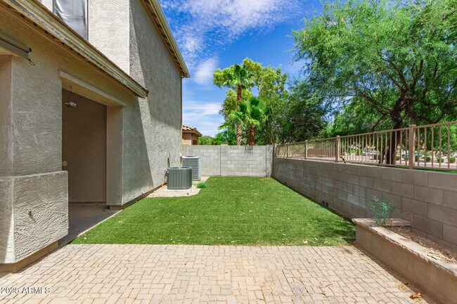 Building Photo - 21127 E Avenida Del Valle