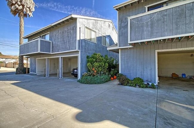 Building Photo - 792