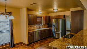 Building Photo - 923 Midnight Dr