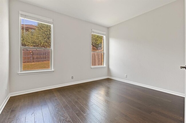 Building Photo - 506 Hummingbird Ln