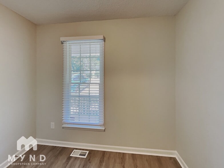 Building Photo - 2912 Sylvester St