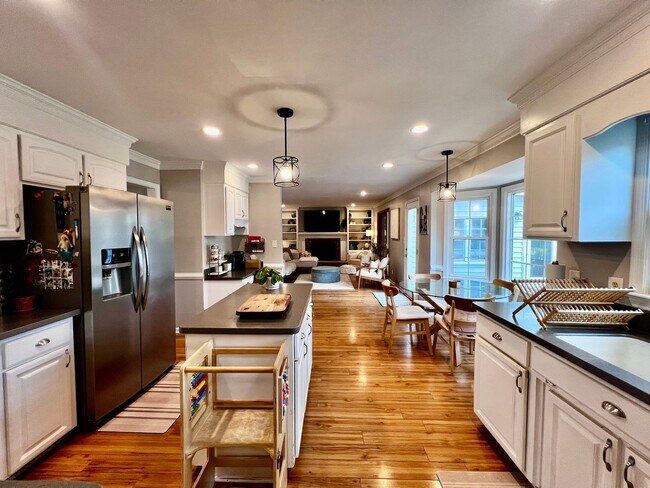 Building Photo - Charming Home in Quiet Salem Woods Cul-de-Sac