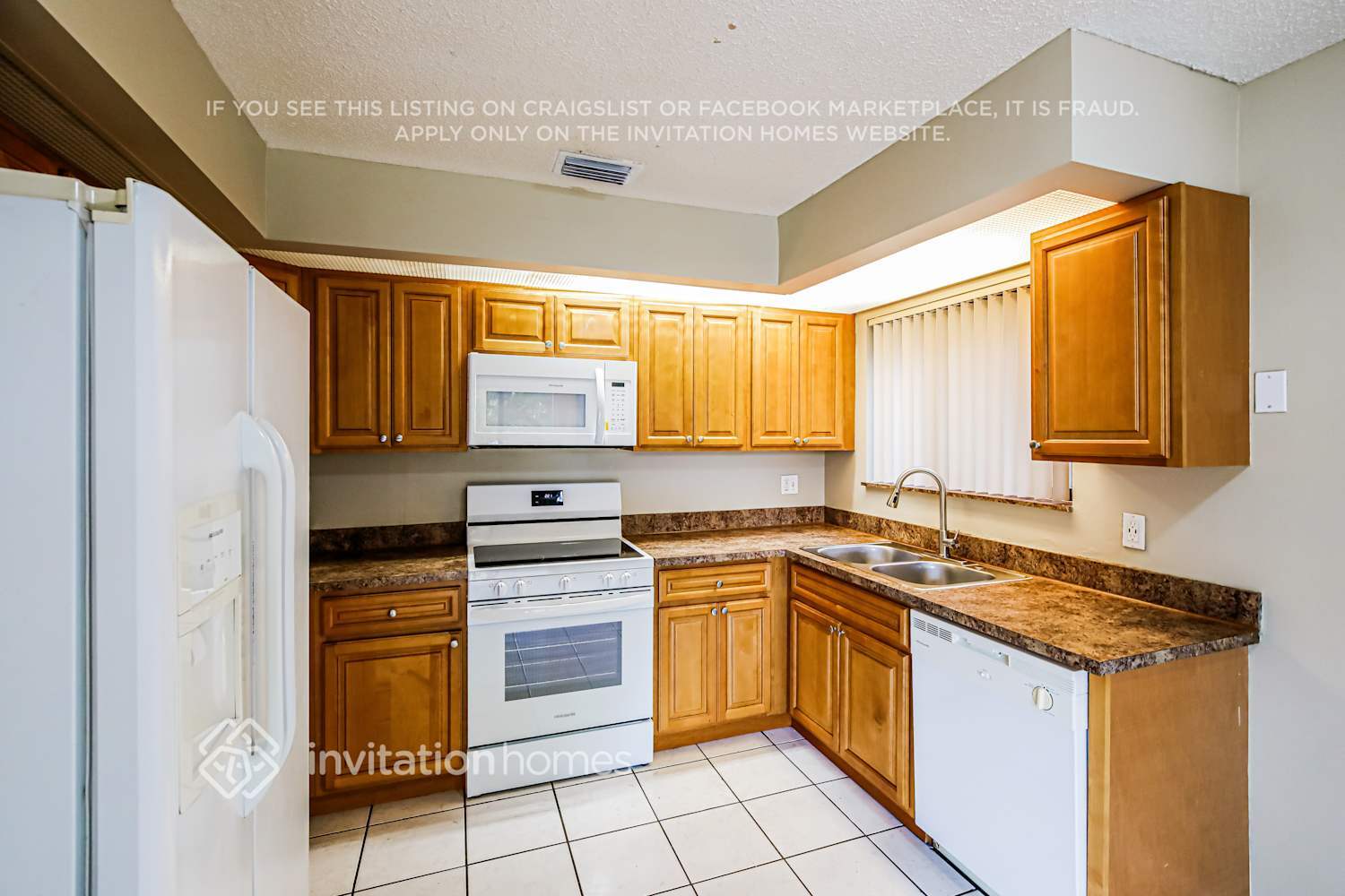 Building Photo - 1140 SW 111th Ave