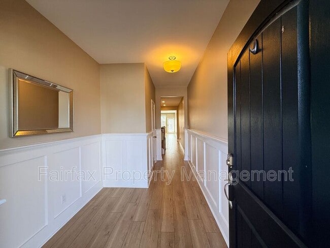 Building Photo - 212 Ellsworth Manor Dr