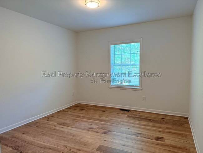 Building Photo - 108 Hassell Ct