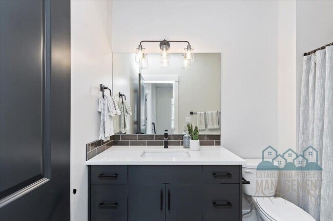 Building Photo - 1740 E State Ave