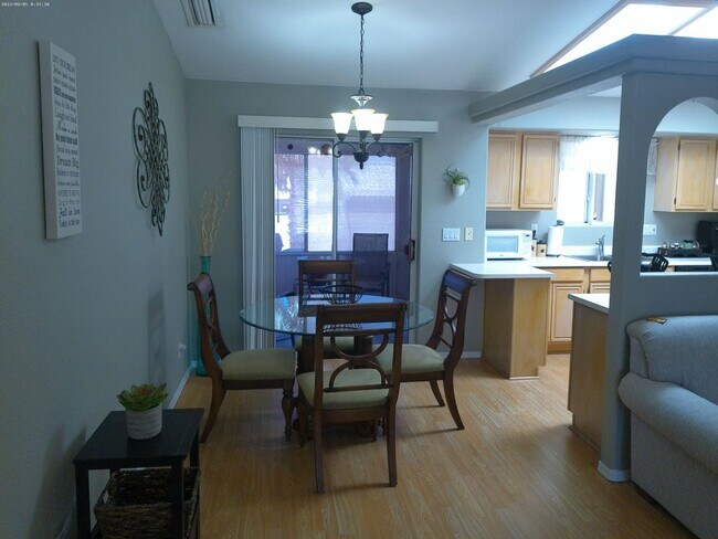 Building Photo - Fully furnished short term rental less then 6 months great for winter rental