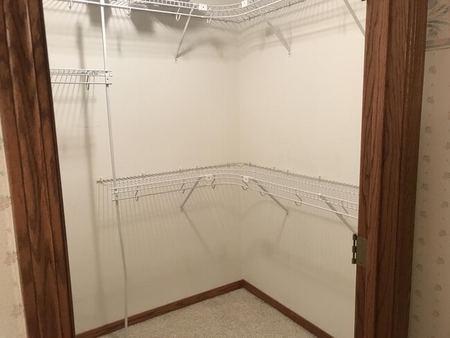 Building Photo - 783 Holly Creek Dr