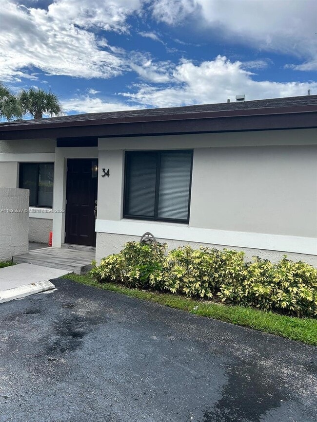 Primary Photo - 9630 SW 152nd Ave