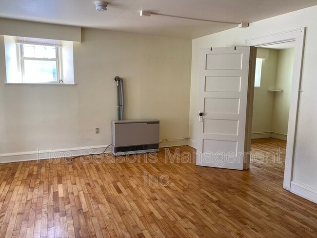 Building Photo - 346 Shelburne Rd