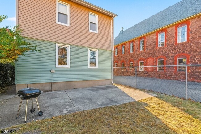 Building Photo - 28 State St