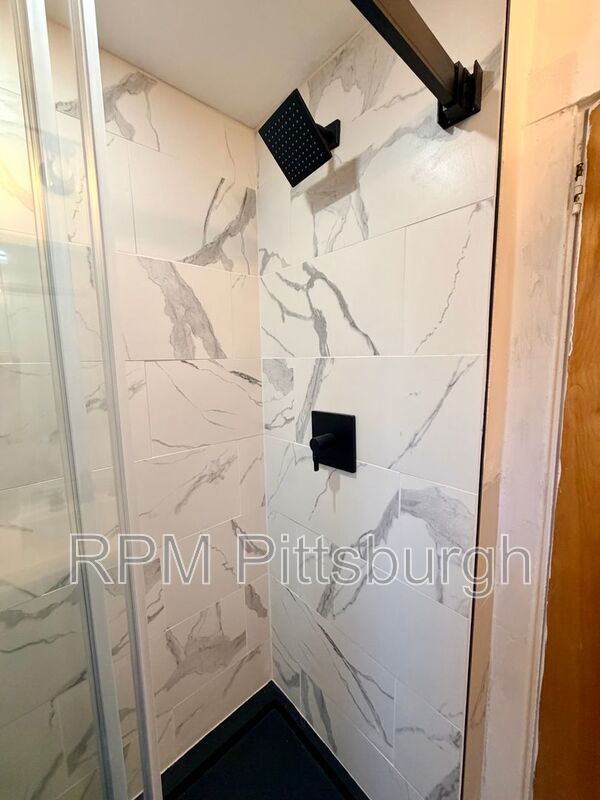 Building Photo - 1612 Oak Grove St