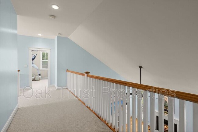 Building Photo - 127 Blackwater Dr