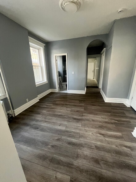 Building Photo - 16 Duryea St