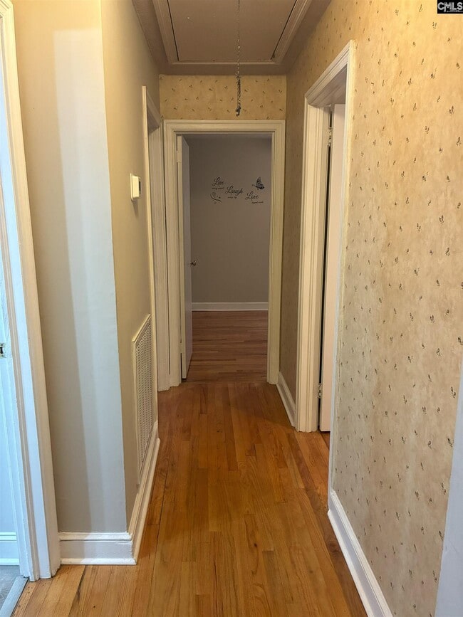 Building Photo - 617 Holland Cir